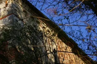 Fianco destro - Chiesa di San Pietro al Cimitero a Portacomaro