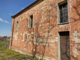 Fianco - Chiesa di San Lorenzo a Tigliole