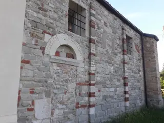 Fianco destro - Chiesa di San Michele a TonengoFrazione Ottini