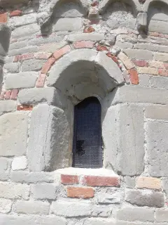 Monofora - Chiesa di San Lorenzo a Mombello di TorinoFrazione Barbaso
