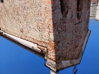 Facciata e fianco - Chiesa del Cimitero o di San Pietro del Bosco a Castellero