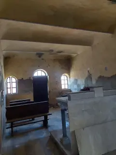 Interno - Chiesa del Cimitero o di San Pietro del Bosco a Castellero