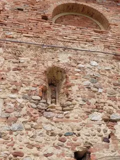 Monofora tamponata - Chiesa di San Giovanni Battista Lontano a Bra