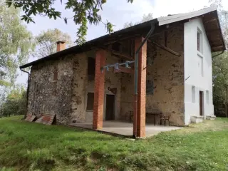 Porticato - Oratorio di San Grato a Cellio con BreiaFrazione Monte San Grato