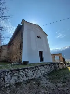 Facciata e fianco sinistro - Parrocchiale di San Desiderio a San Didero