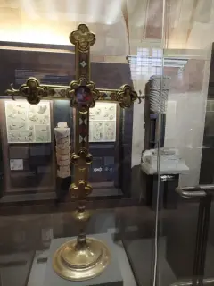 Crocefisso reliquiario - Duomo o Cattedrale di San Lorenzo a Alba