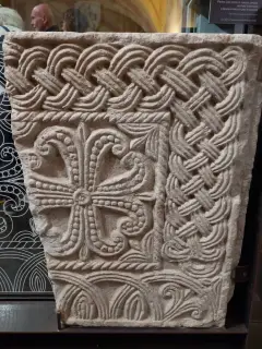 Frammenti scultorei - Duomo o Cattedrale di San Lorenzo a Alba