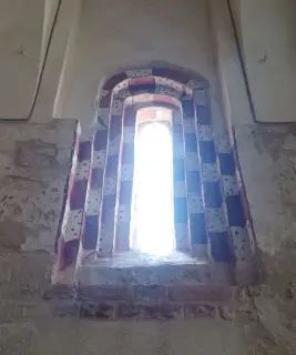 Monofora - Chiesa della Madonna della Neve a Castell'Alfero