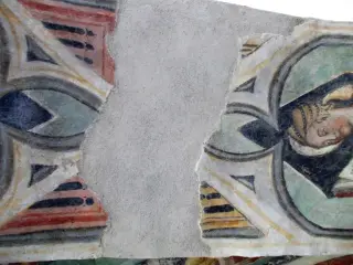 Arco trionfale, centro - Cappella di San Sebastiano a Monterosso Grana