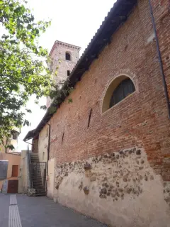 Antiche mura - Chiesa dello Spirito Santo a Cambiano