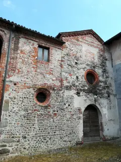 Facciata - Chiesa di San Pietro a Carpignano Sesia