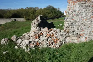 Resti di muratura - Resti dell'Oratorio di San Grato a Romagnano Sesia