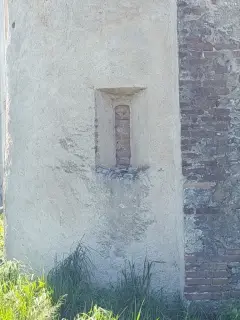 Monofora tamponata - Resti del Priorato di Santa Colomba a Centallo