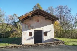 Facciata - Oratorio di Sant'Antonio a Cellio con BreiaFrazione Cereto