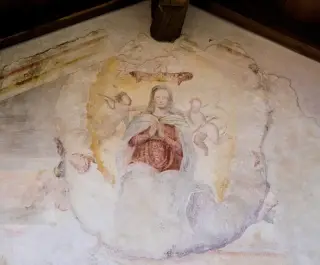 Affreschi in facciata - Oratorio di Sant'Antonio a Cellio con BreiaFrazione Cereto