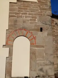 Porta tamponata - Chiesa di San Lorenzo a Cavatore