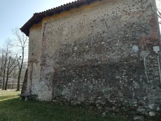 Fianco e abside - Oratorio di San Germano della Baraggia a CavallirioFrazione San Germano