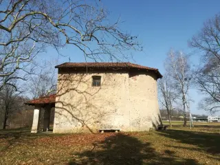 Fianco - Oratorio di San Germano della Baraggia a CavallirioFrazione San Germano