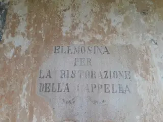 Scritta in facciata - Cappella di San Vito a Cavallermaggiore