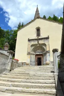 Facciata - Parrocchiale di Nostra Signora della Neve a Cesana TorineseFrazione Bousson