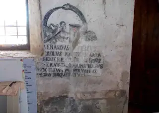 Uroboro a carboncino - Chiesa di San Pietro a Cavallermaggiore