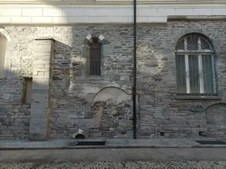 Fianco con resti architettonici - Palazzo Ex Chiesa di San Francesco a Domodossola