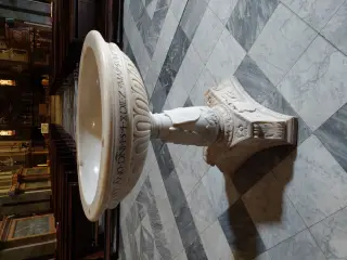 Acquasantiera - Collegiata o Duomo o Cattedrale di Santa Maria e San Giovenale a Fossano