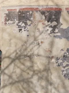 Tracce di affresco esterno - Cappella di Santa Chiara a Fossano