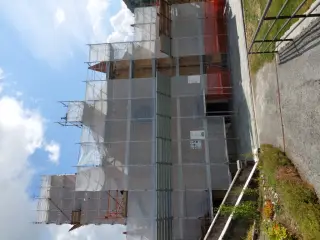 Facciata e campanile (in restauro) - Parrocchiale di Santo Stefano a Frassino