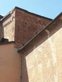 Fregio in cotto - Chiesa di San Domenico a Chieri