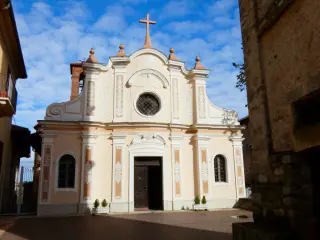 Facciata - Chiesa di San Giacomo a GiavenoFrazione Sala
