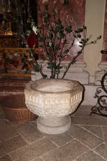 Fonte battesimale - Basilica o Parrocchiale di San Giuliano a Gozzano