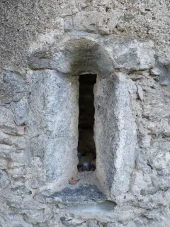 Monofora - Chiesa di Santa Maria di Luzzara a Gozzano
