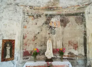 Tracce di affreschi - Chiesa della Madonna dei Campi o di Campagna a Lenta