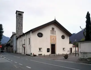 Facciata e campanile - Chiesa di Santa Marta o del Santissimo Sacramento a Borgosesia