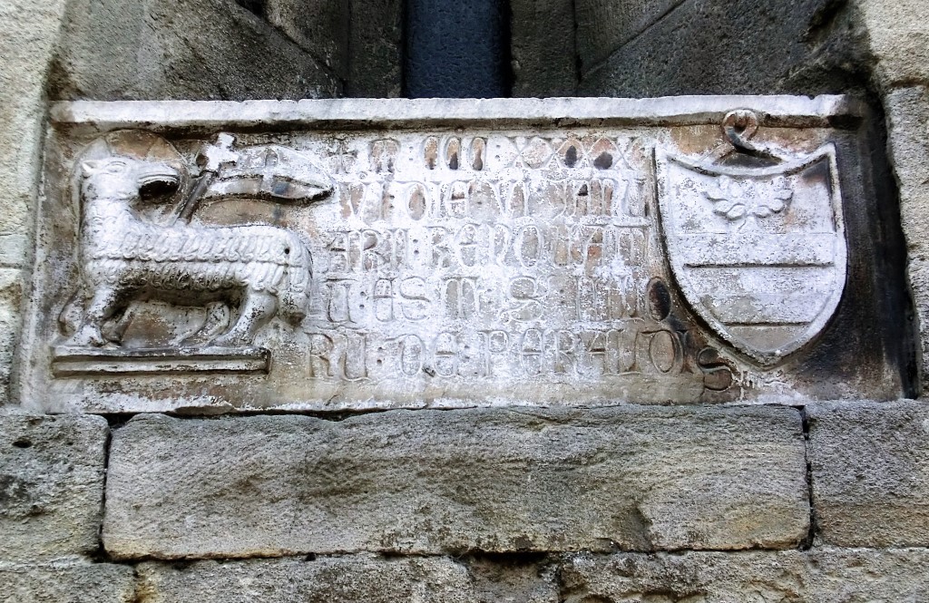 Gavi - PARROCCHIALE DI SAN GIACOMO-Iscrizione e sculture