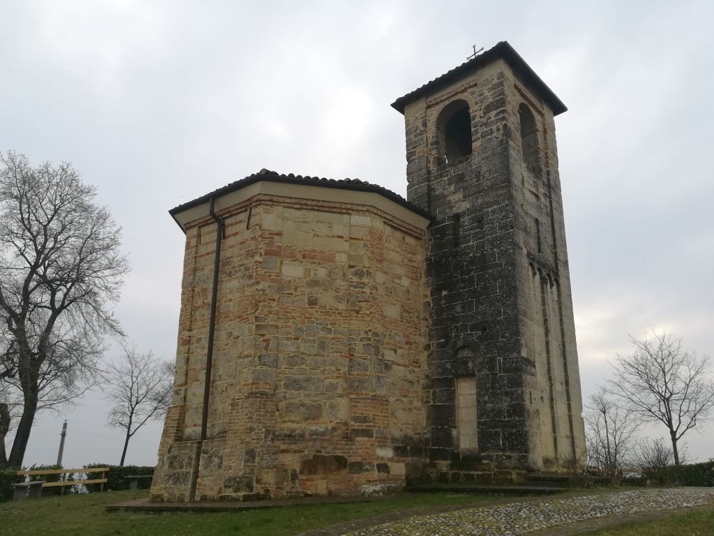 Olivola - CHIESA DI  SAN PIETRO (VECCHIO)-Abside e campanile