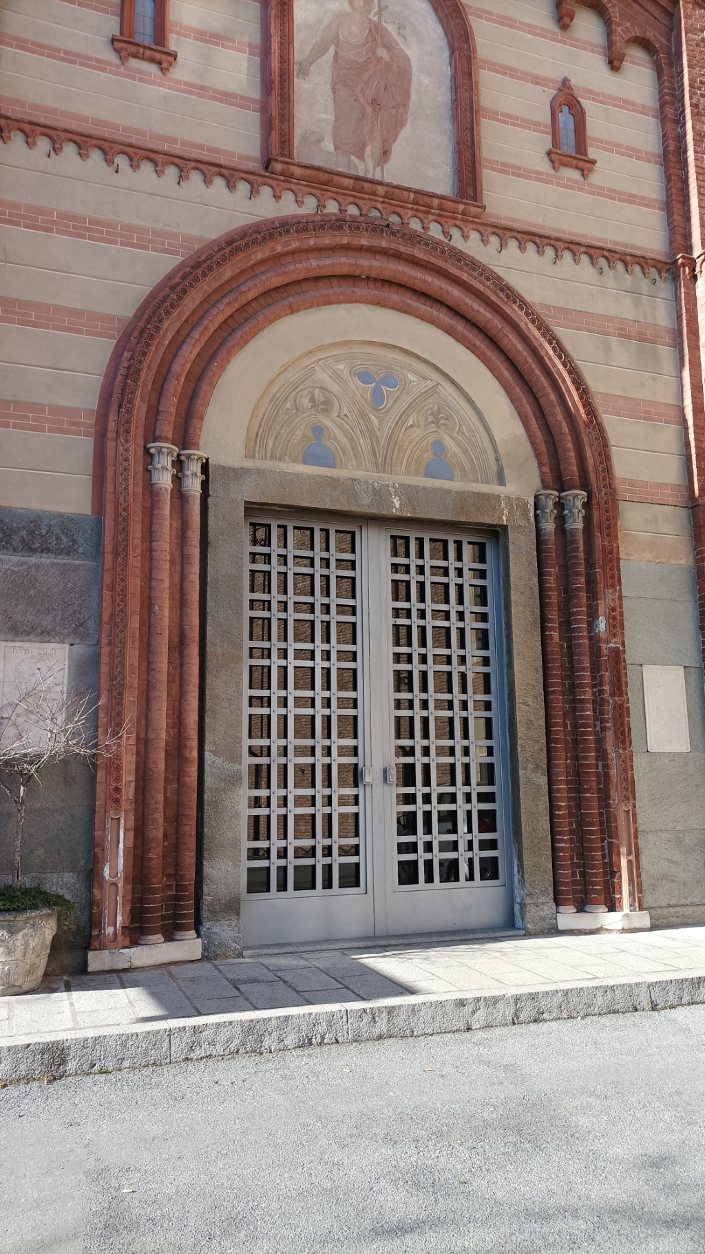 Savigliano - ANTICA PARROCCHIALE DI SAN GIOVANNI-Antico portale