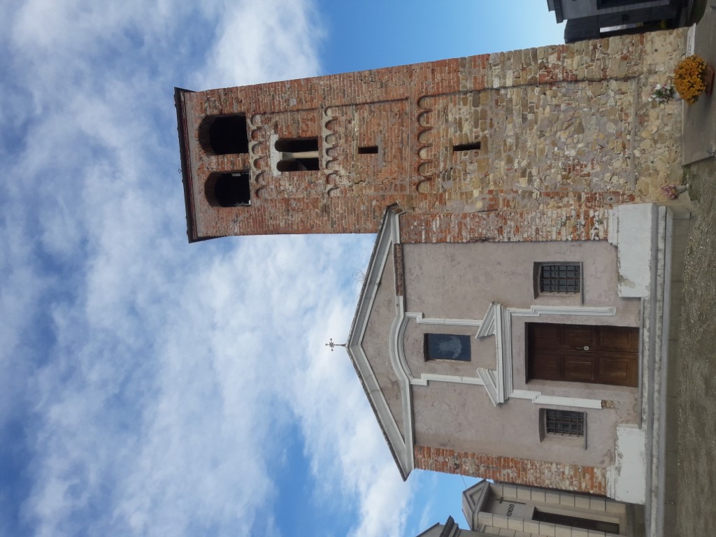 Lauriano - CHIESA CIMITERIALE DI   SAN MICHELE-Facciata e campanile