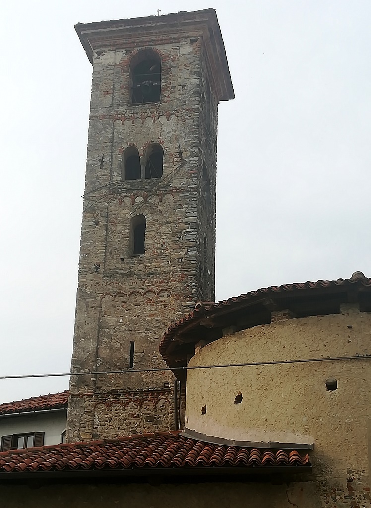 Valperga - CAPPELLA DI   SAN MARTINO-Campanile e abside