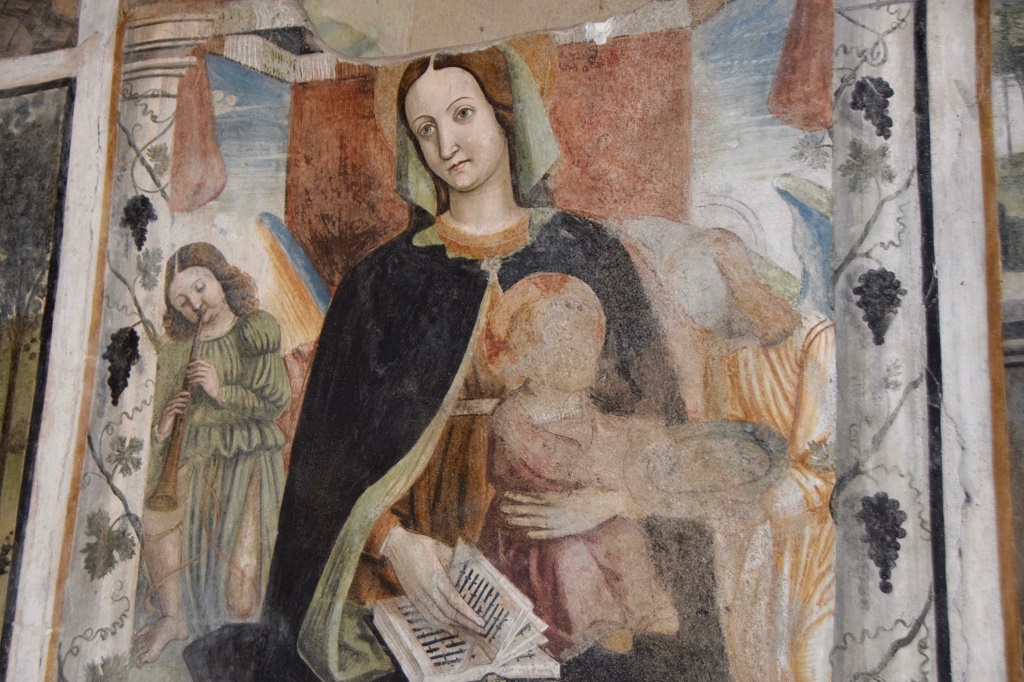 Pianezza - PIEVE DI SAN PIETRO-Cappella Provana - Madonna col Bambino particolare