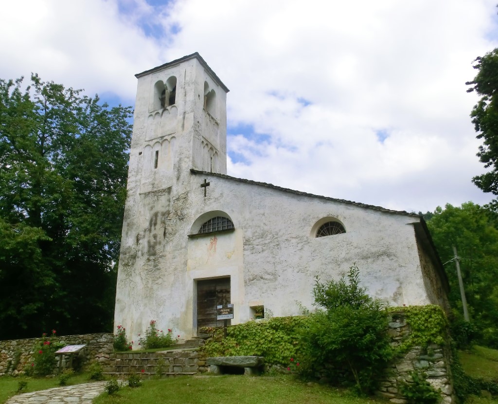 Roccaforte Mondovì - PIEVE DI  SAN MAURIZIO-Facciata e campanile