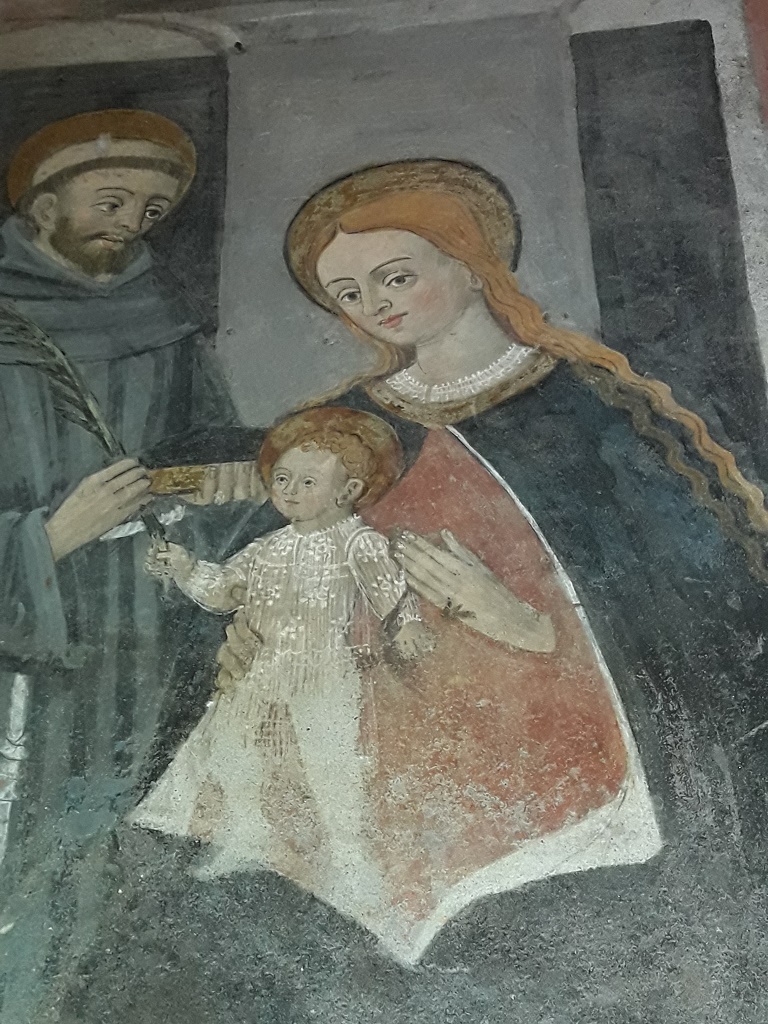Pinerolo - CHIESA DI  SAN MAURIZIO-Madonna col Bambino - Particolare
