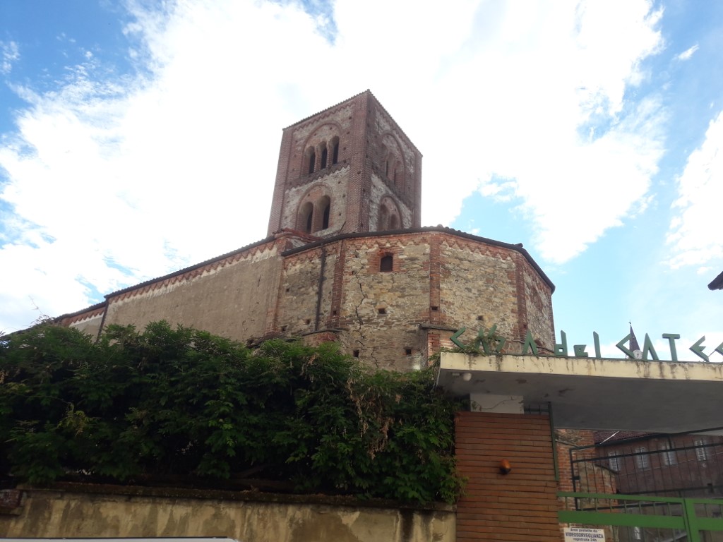 Pinerolo - CHIESA DI  SAN DOMENICO-Campanile e abside