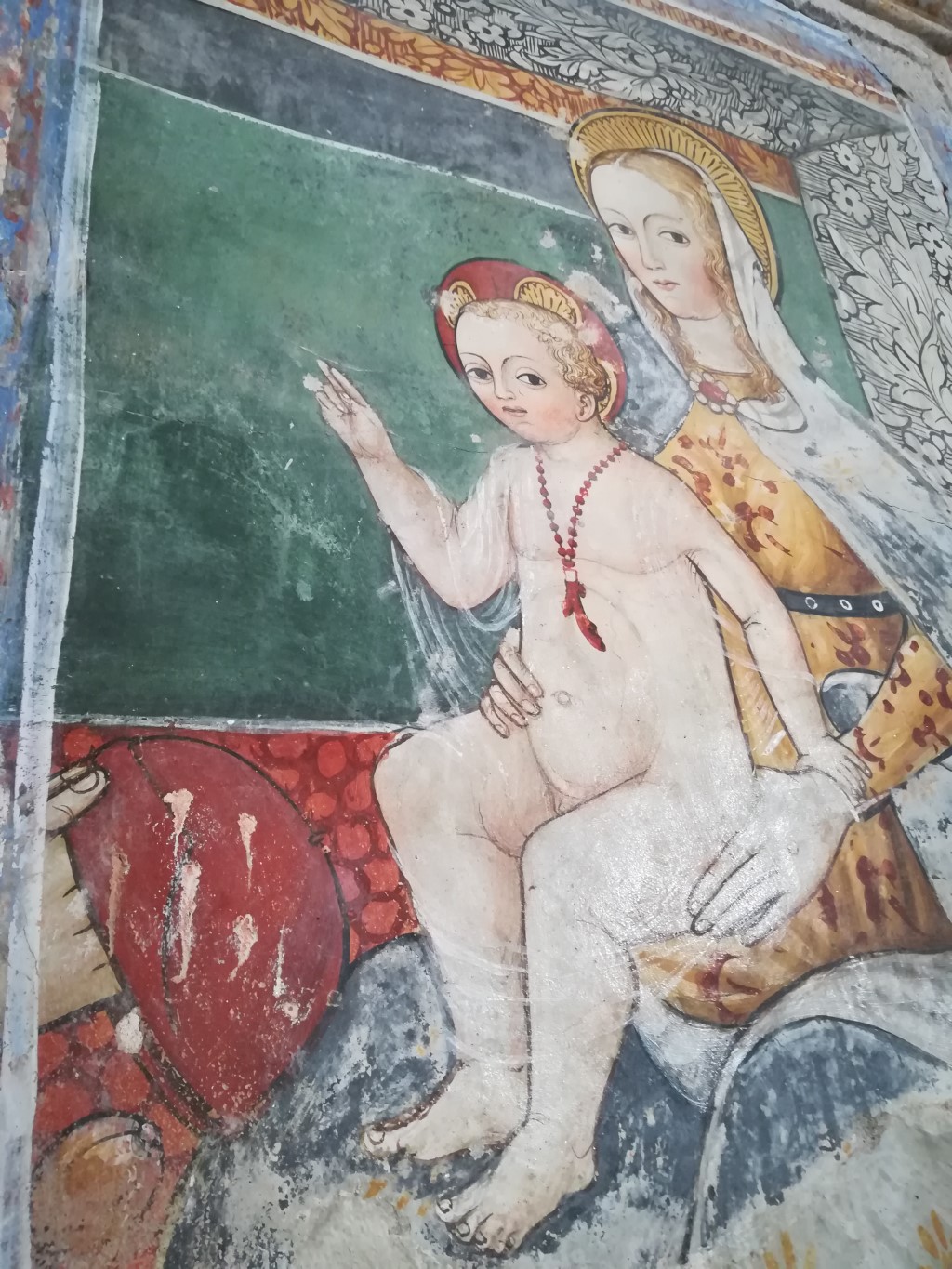 Sillavengo - CHIESA DI  SANTA MARIA VECCHIA-Madonna col Bambino