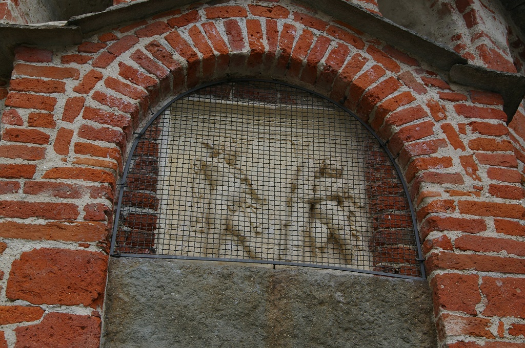 Biella - BATTISTERO DI  SAN GIOVANNI BATTISTA-Particolare bassorilievo del II secolo d.C.