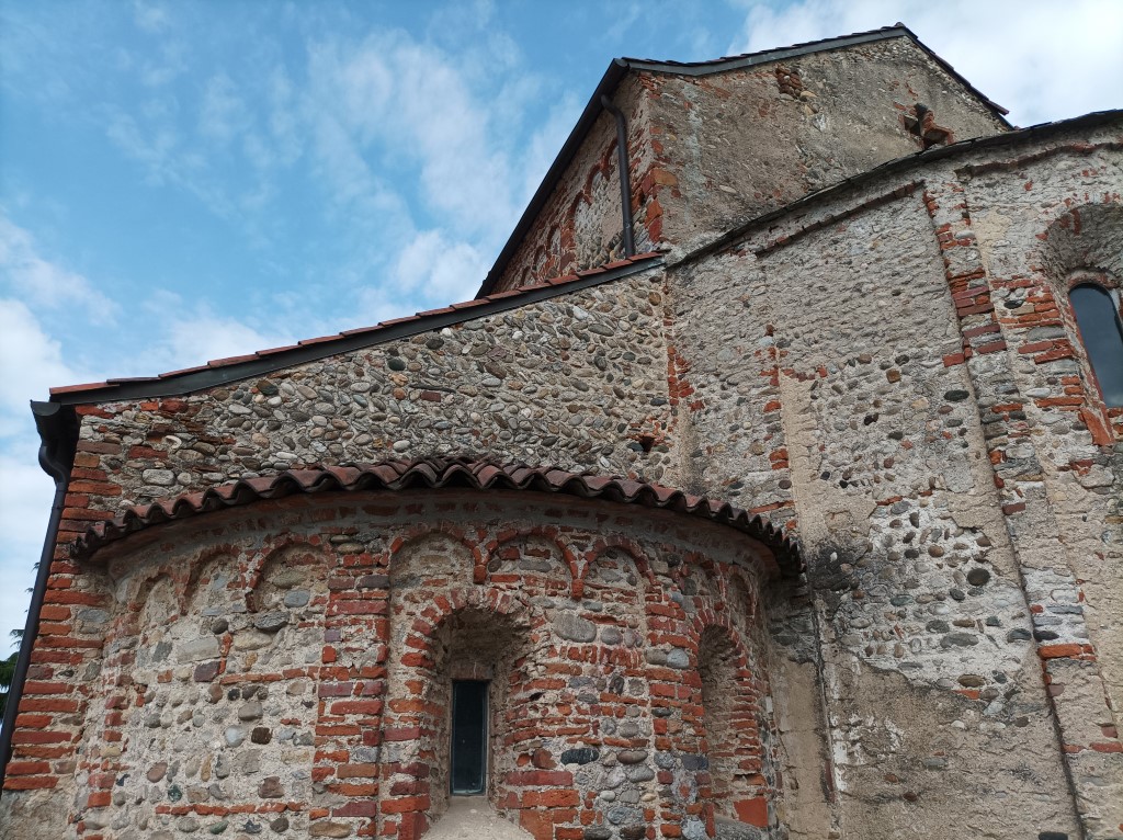 Oleggio : Basilica DI San Michele | Chiese Romaniche e Gotiche del Piemonte
