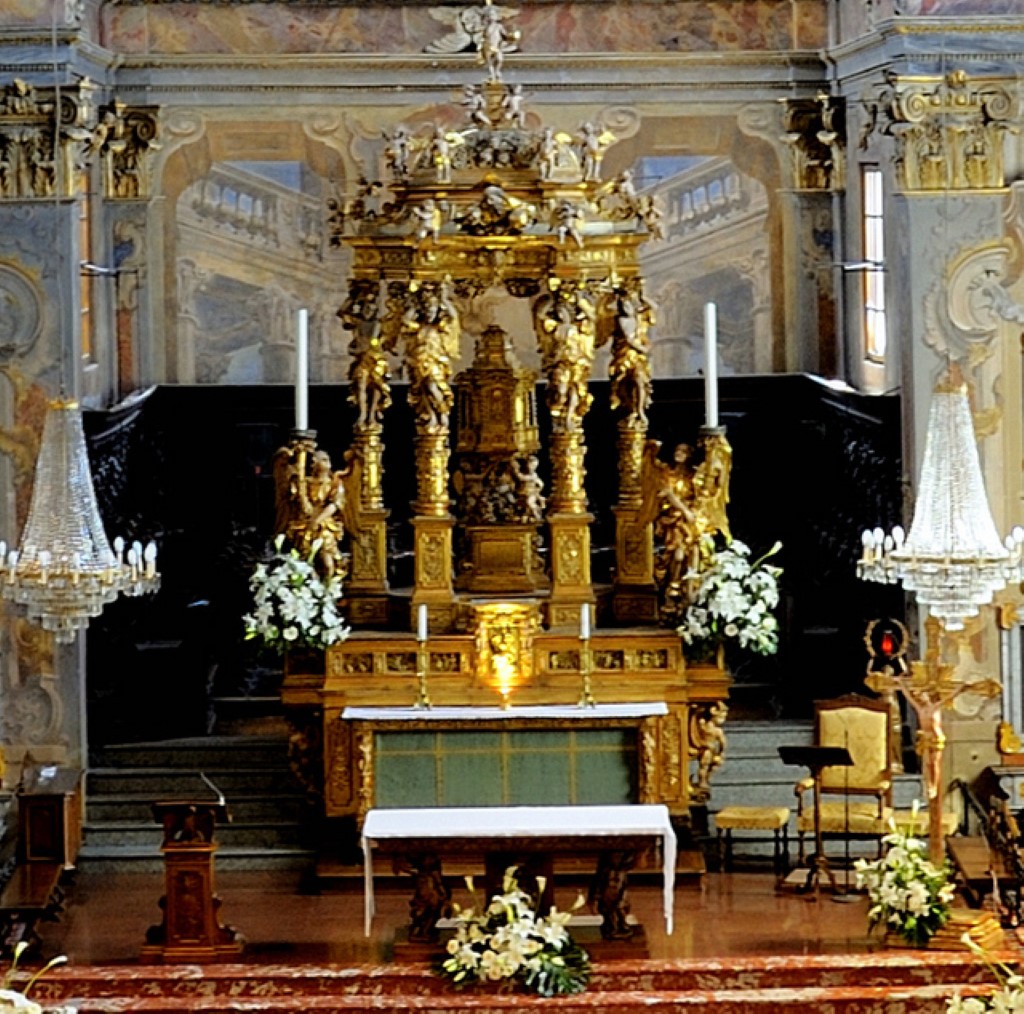 Borgomanero - PARROCCHIALE DI SAN BARTOLOMEO-Altare