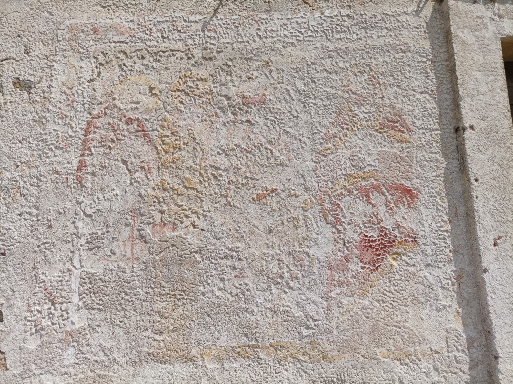 Paruzzaro - CHIESA DI  SAN MARCELLO-Tracce di affreschi esterni
