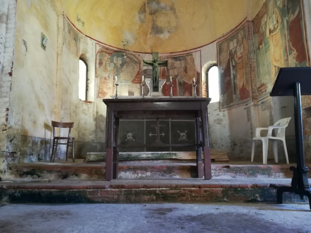 Briona - CHIESA CIMITERIALE DI  SANT'ALESSANDRO O SAN PIETRO-Altare